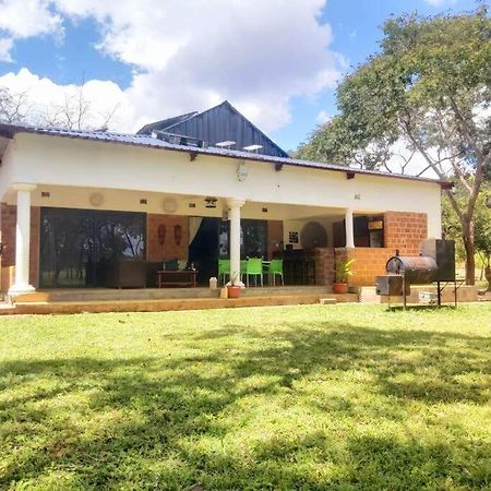 Warthog House-Cozy Country House, 3 Bed Mumbwa المظهر الخارجي الصورة